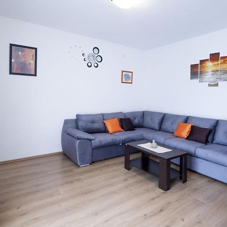 פודסטראנה Apartment Jelcic מראה חיצוני תמונה
