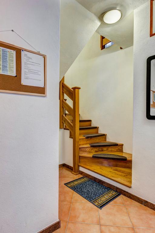 פודסטראנה Apartment Jelcic מראה חיצוני תמונה